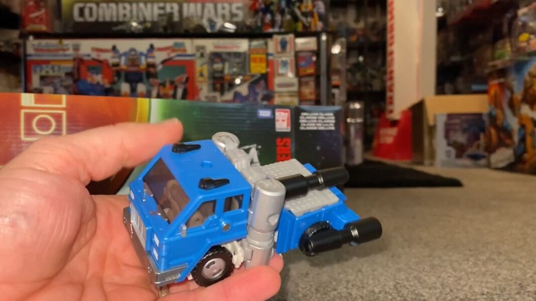 Transformers Golden Disk Puffer & Road Ranger In Hand Image  (49 of 53)